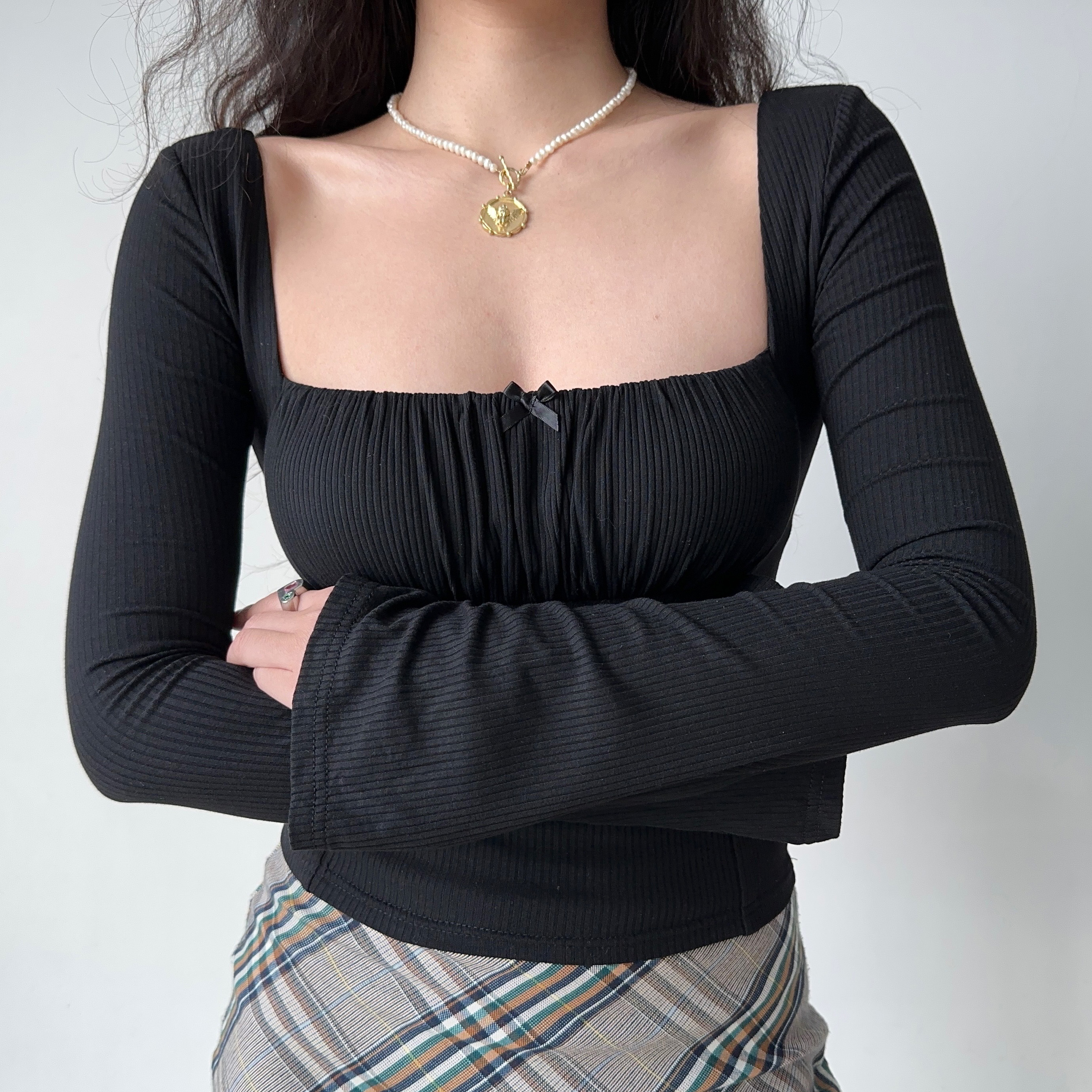 Slim Fit Long Sleeve Black T-Shirt for Women - Three-Dimensional Cut, Flattering Square Neck, European American Style