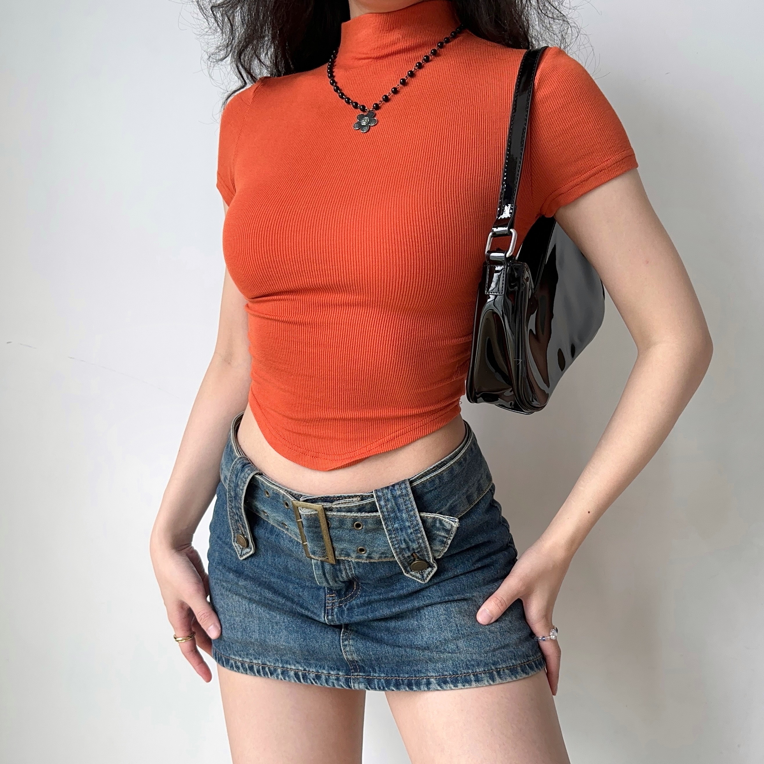 Slim-Fit Ribbed Half-High Neck Short Sleeve T-Shirt for Women - Minimalist European American Style, Trendy Casual Top