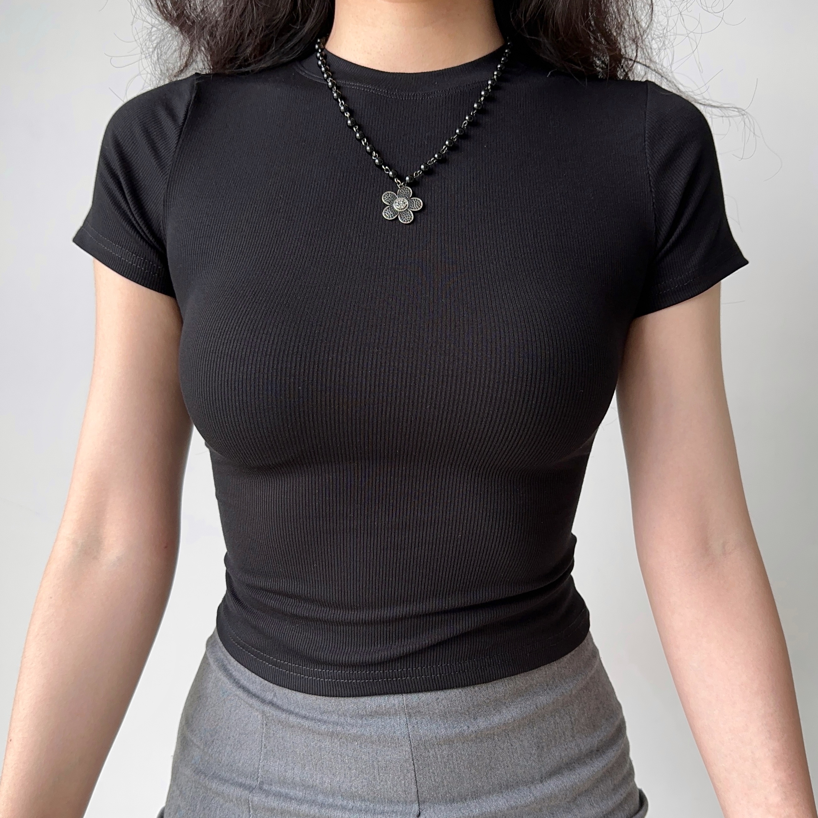 Slim Fit Ribbed Round Neck Short Sleeve T-Shirt for Women - Solid Color, European and American Style, Casual Fashion Essential