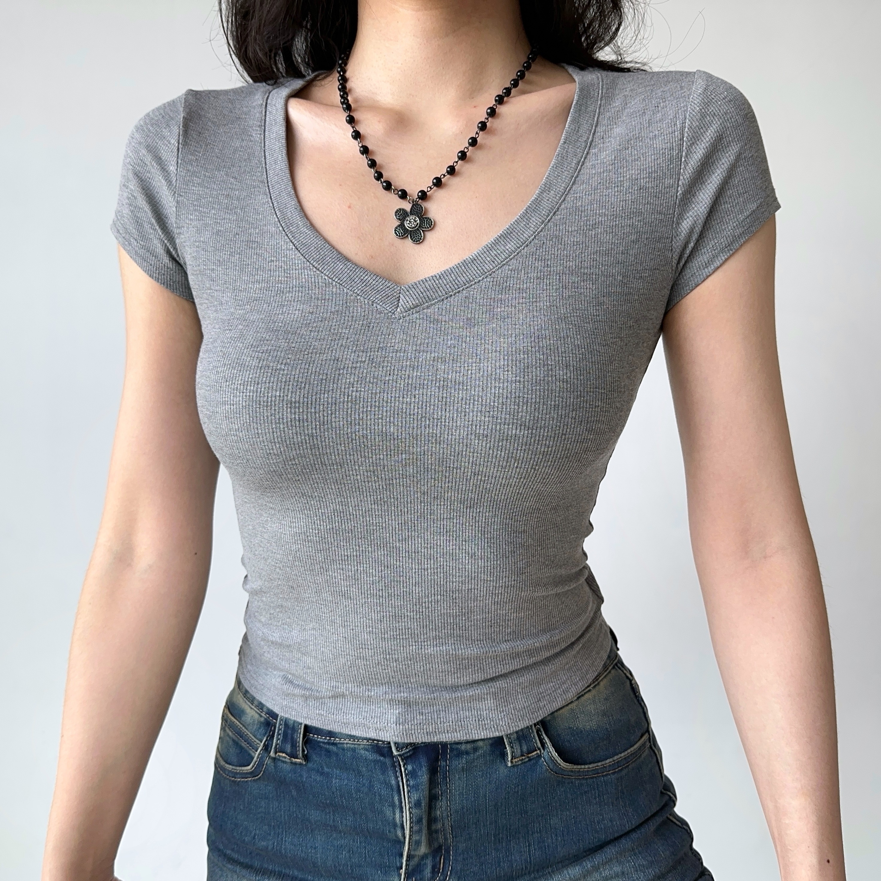 Slim Fit Ribbed V-Neck Short Sleeve T-Shirt for Women - Basic Summer Top, Casual Style, Essential Wardrobe Staple