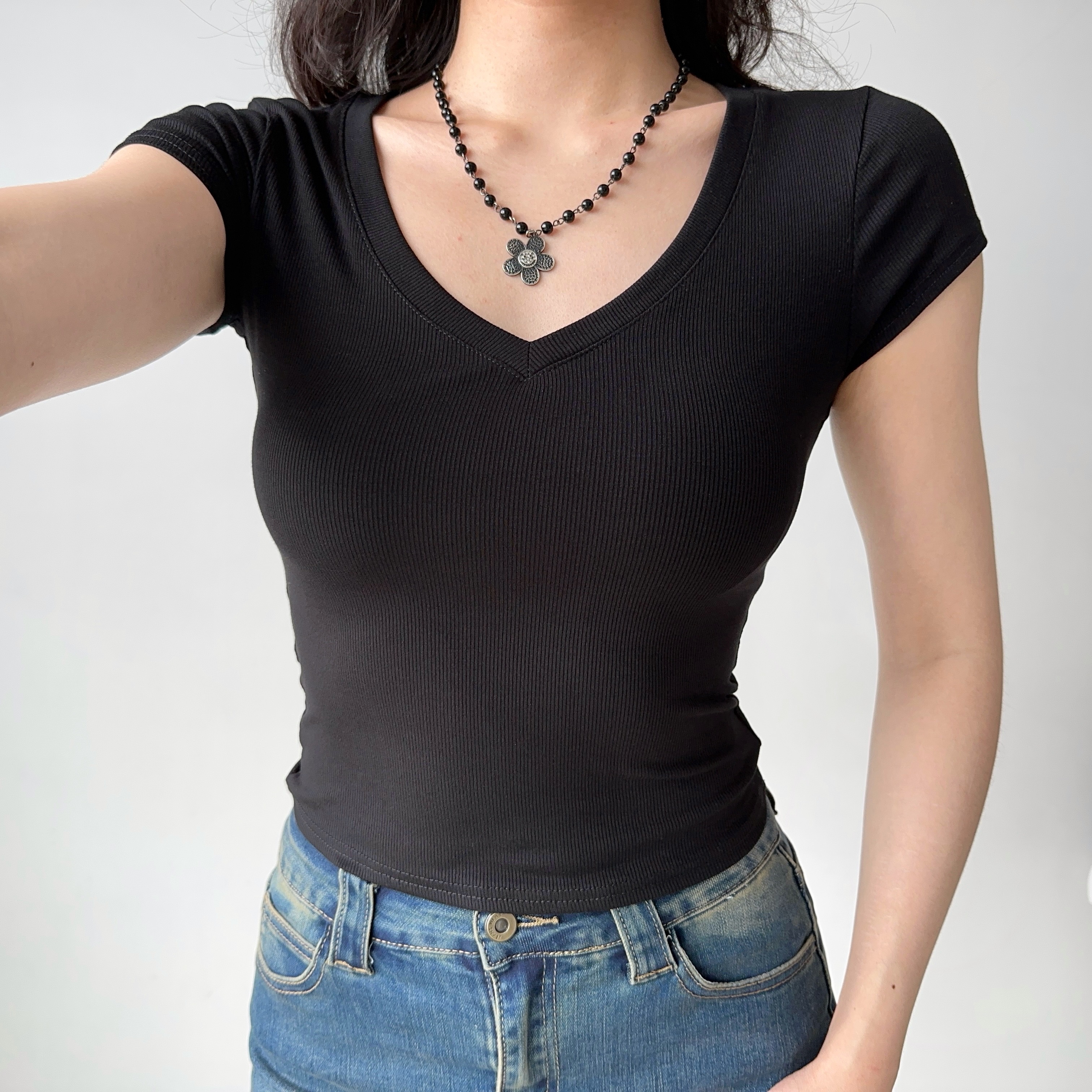 Slim Fit Ribbed V-Neck Short Sleeve T-Shirt for Women - Basic Summer Top, Casual Style, Essential Wardrobe Staple