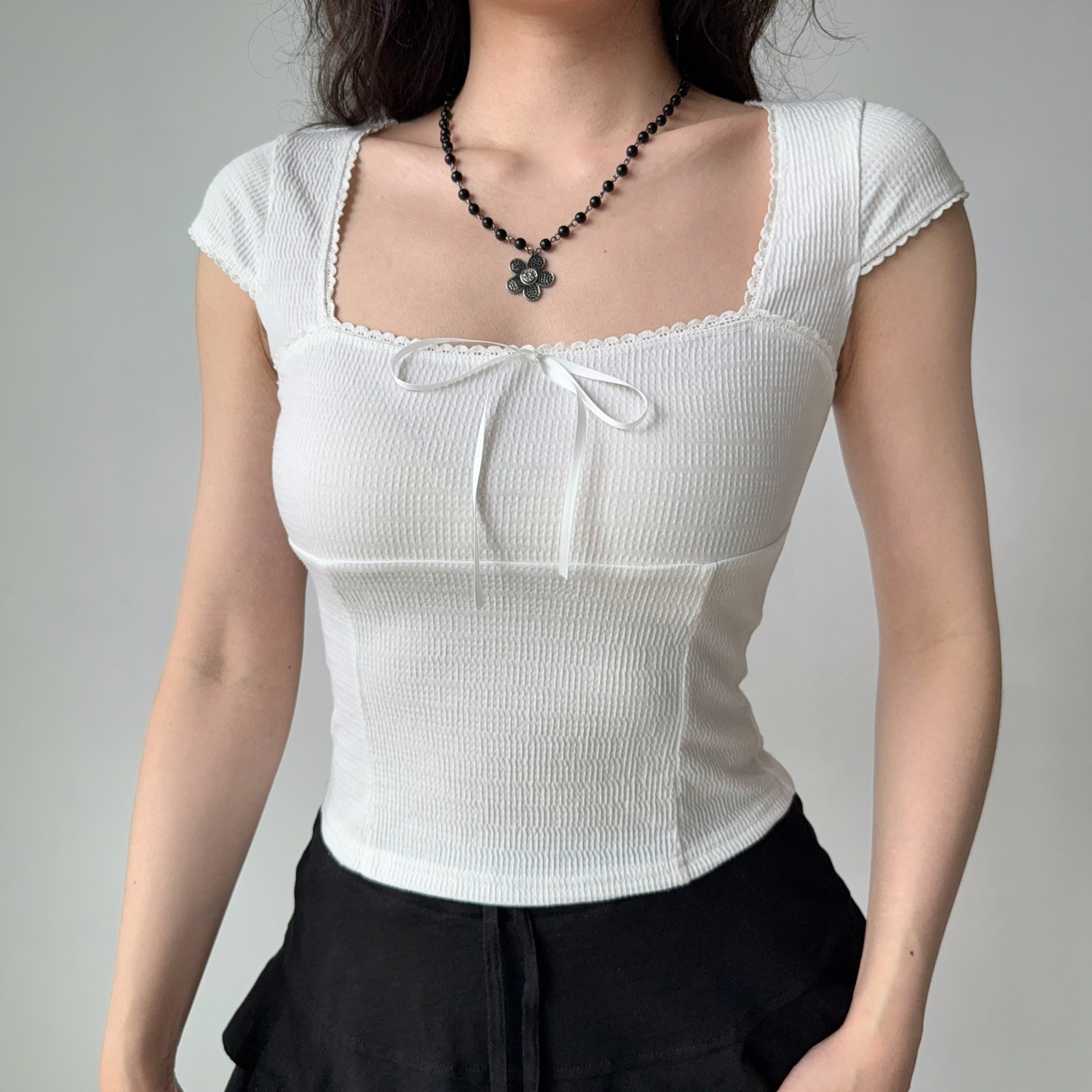 Slim-Fit Square Neck Short Sleeve T-Shirt for Women – European & American Style Summer Top, Flattering Minimalist Design