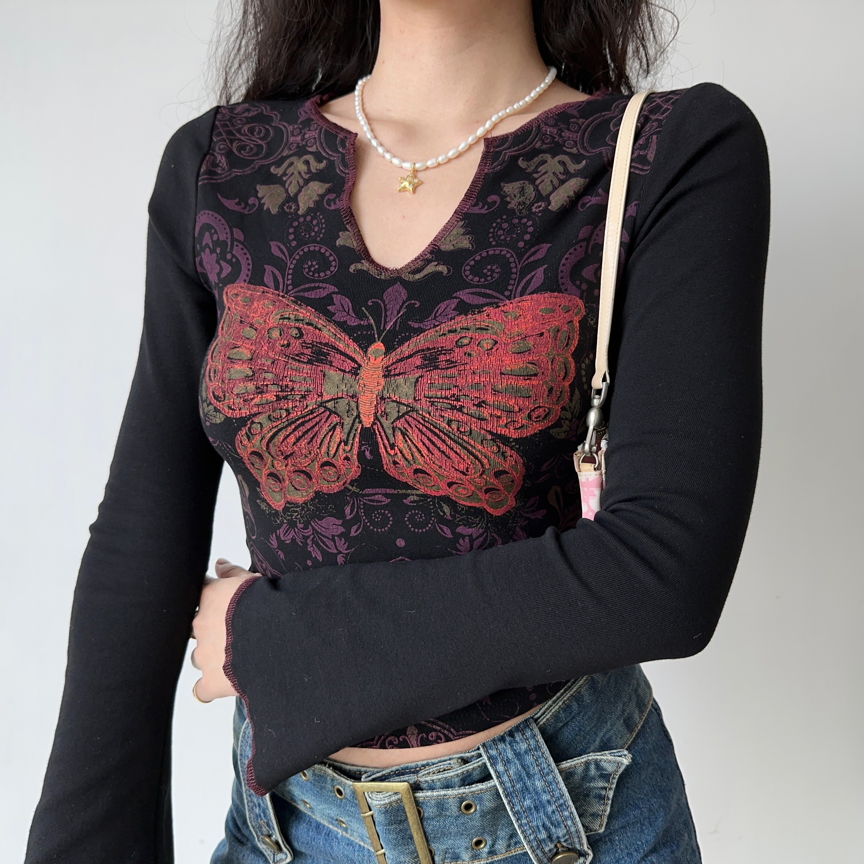 Slim Fit V-Neck Long Sleeve T-Shirt with Butterfly Print - Retro European American Style Women's Short Top