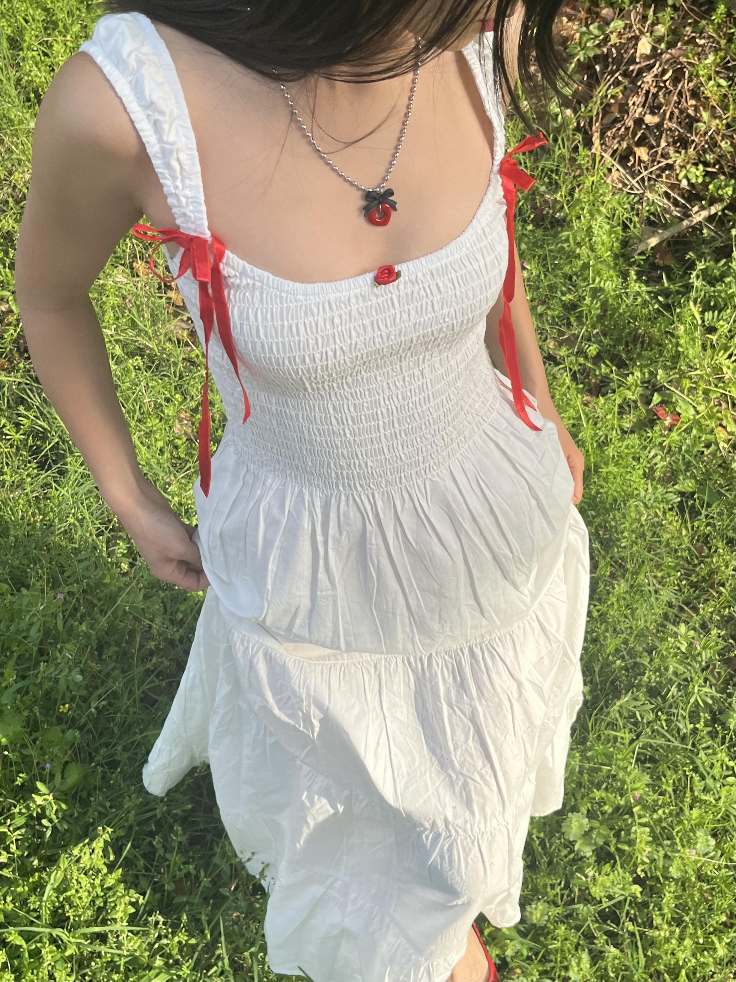 Solid Color Red Bow Tie Flowing Shoulder-Exposing Dress for Women - Spring/Summer 2025, Elegant 90s Y2K Style
