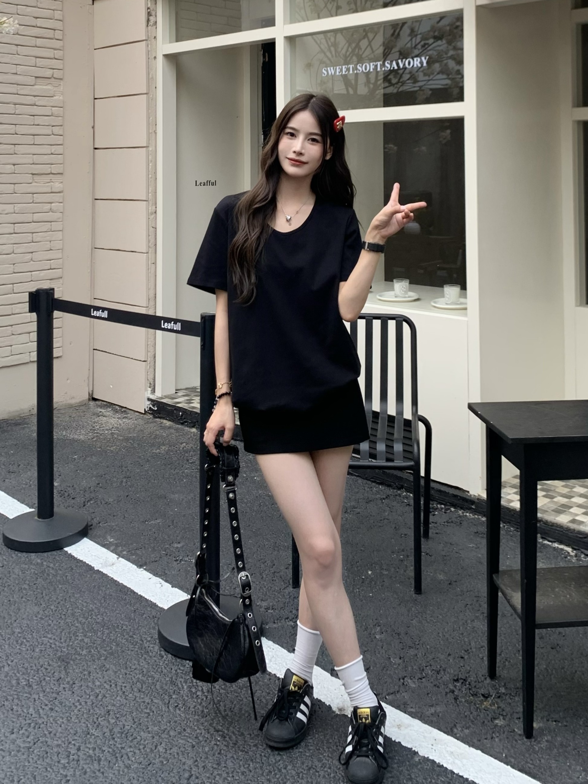 Solid Color Short Sleeve V-Neck T-Shirt for Women - Loose Fit, Versatile Summer Top, 2025 New Arrival, Casual Essential