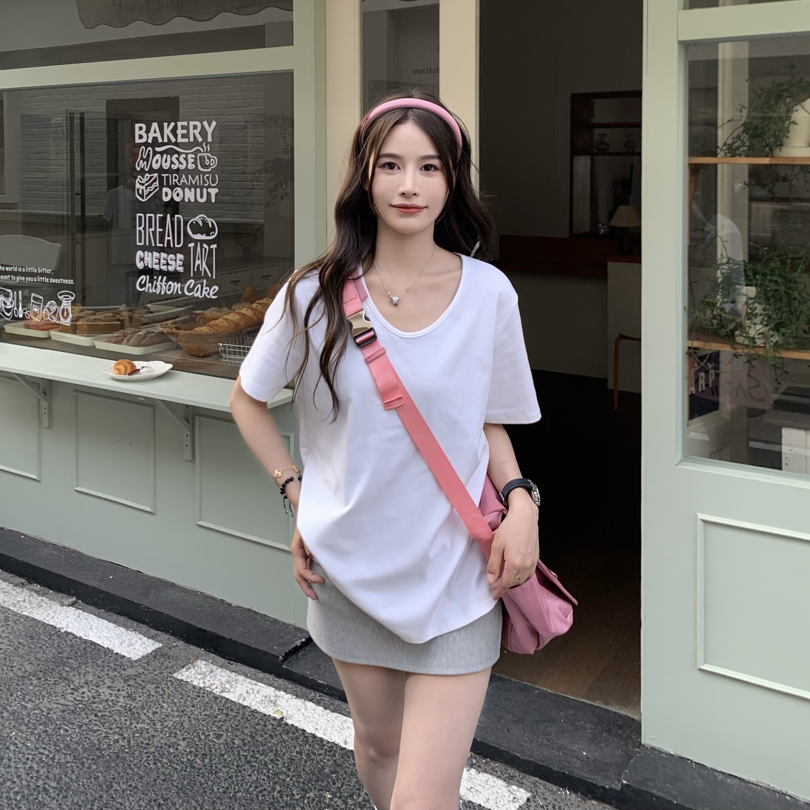 Solid Color Short Sleeve V-Neck T-Shirt for Women - Loose Fit, Versatile Summer Top, 2025 New Arrival, Casual Essential