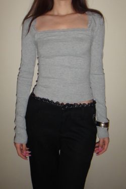 Spring 2025 Women's Elegant Square Neck Slim Fit Short T-Shirt - Versatile Basic Top for Hot Girl Style