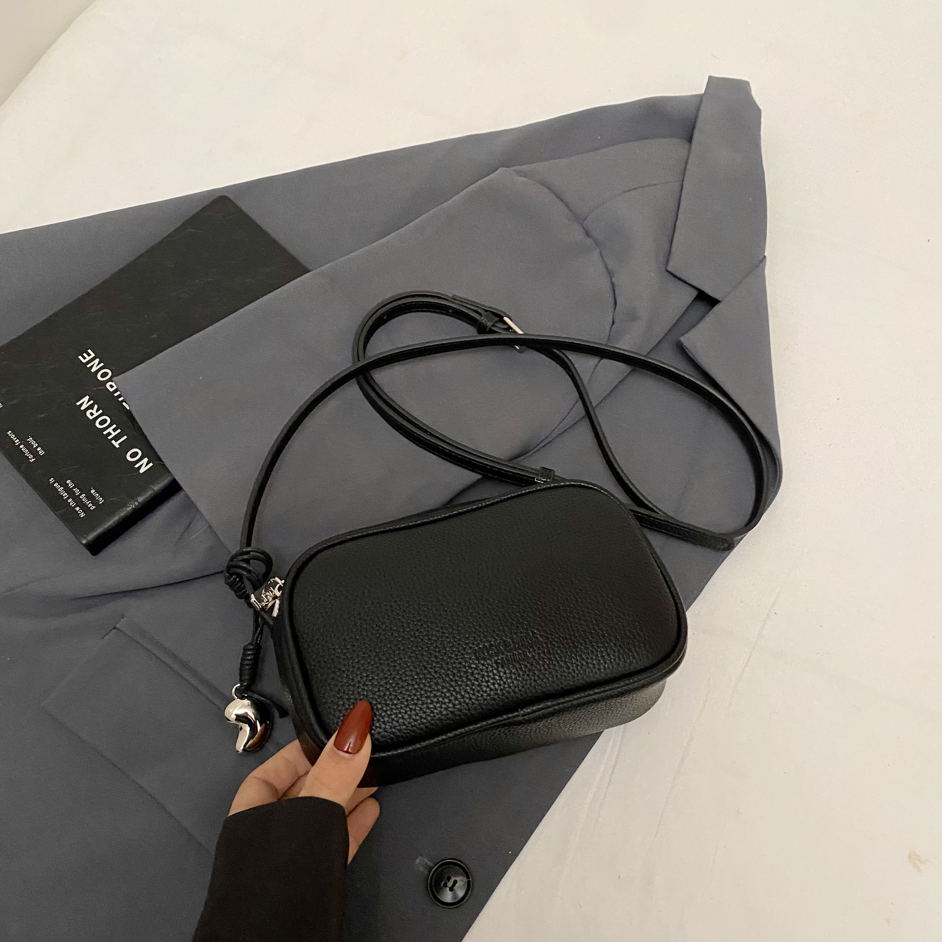 Stylish Yellow Crossbody Phone Bag for Women - Versatile Commuting Accessory, Summer 2025 Trendy Design