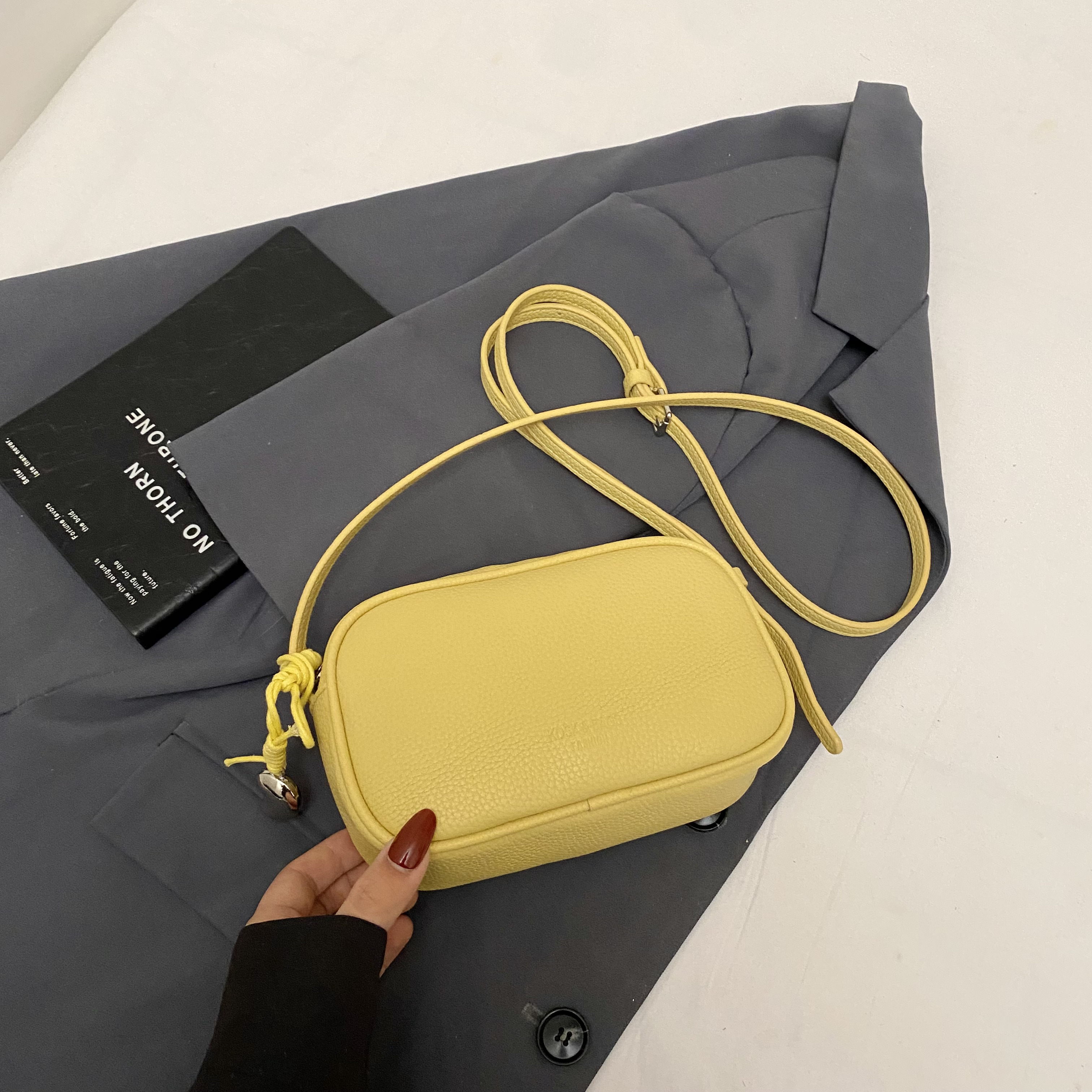 Stylish Yellow Crossbody Phone Bag for Women - Versatile Commuting Accessory, Summer 2025 Trendy Design