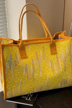 Summer Large Capacity Women's Travel Tote Bag - Chic Shoulder Bag for Commuting, Shopping, and Short Trips