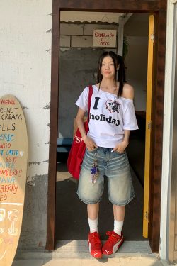 Summer Off-Shoulder Dog Print T-Shirt for Women - Slim Fit American Letter Short Sleeve Top, Casual Fashion