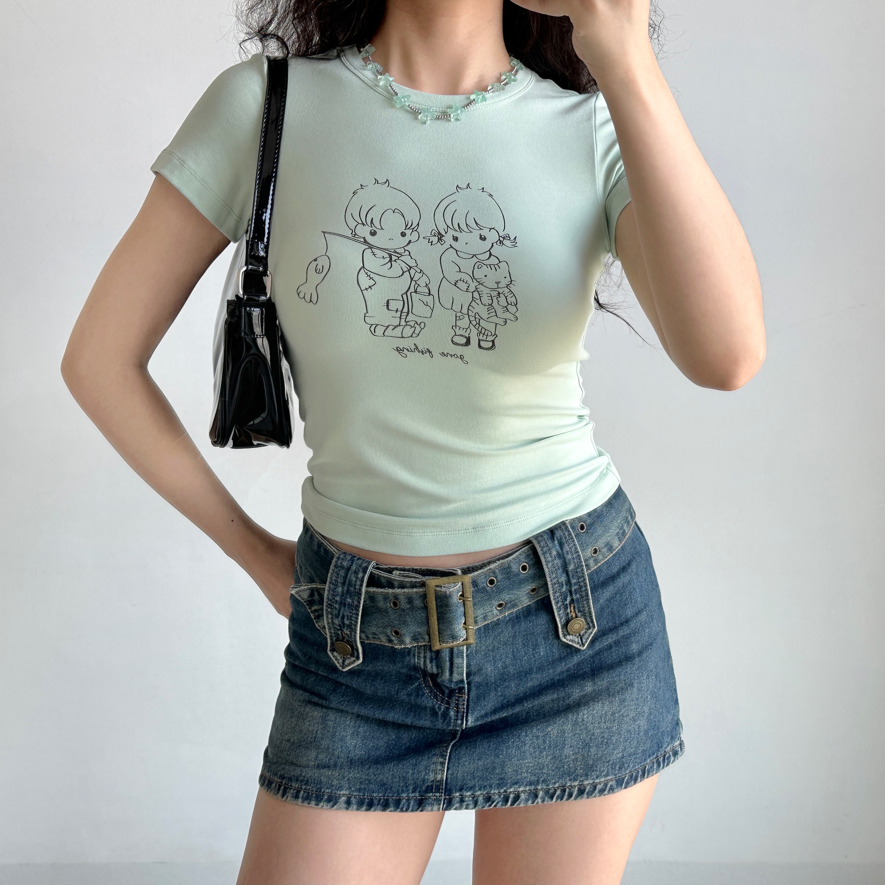 Summer Slim Fit Shoulder T-shirt for Women - Simple Line Drawing Print, European American Style, Round Neck Short Sleeve Top