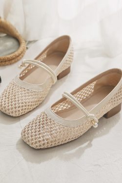 Summer Slip-On Sheepskin Women's Flats, Woven Hollow French-Style Shoes for Skirts, Trendy 2025 Design
