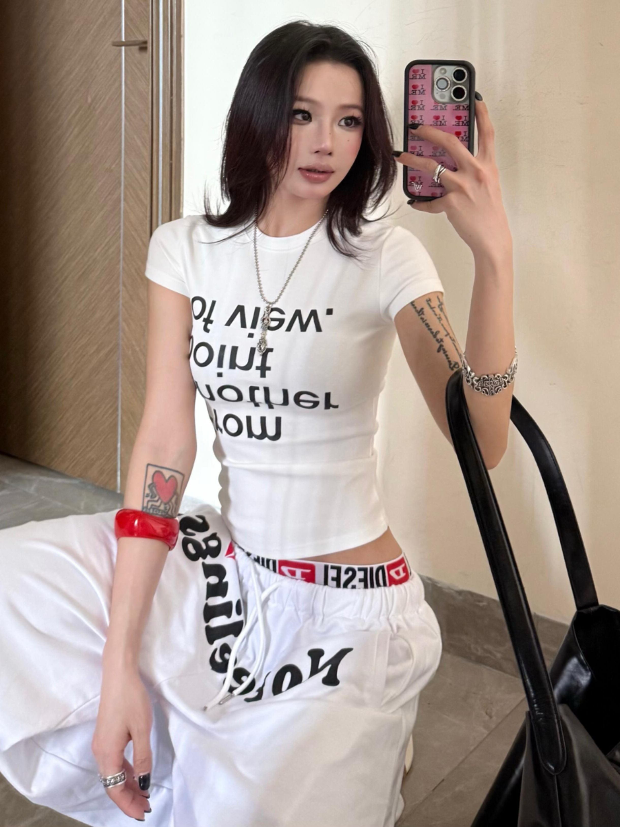 Trendy American Style Letter Print White T-Shirt for Women - Slim Fit Short Sleeve Top for Summer 2025 Fashion