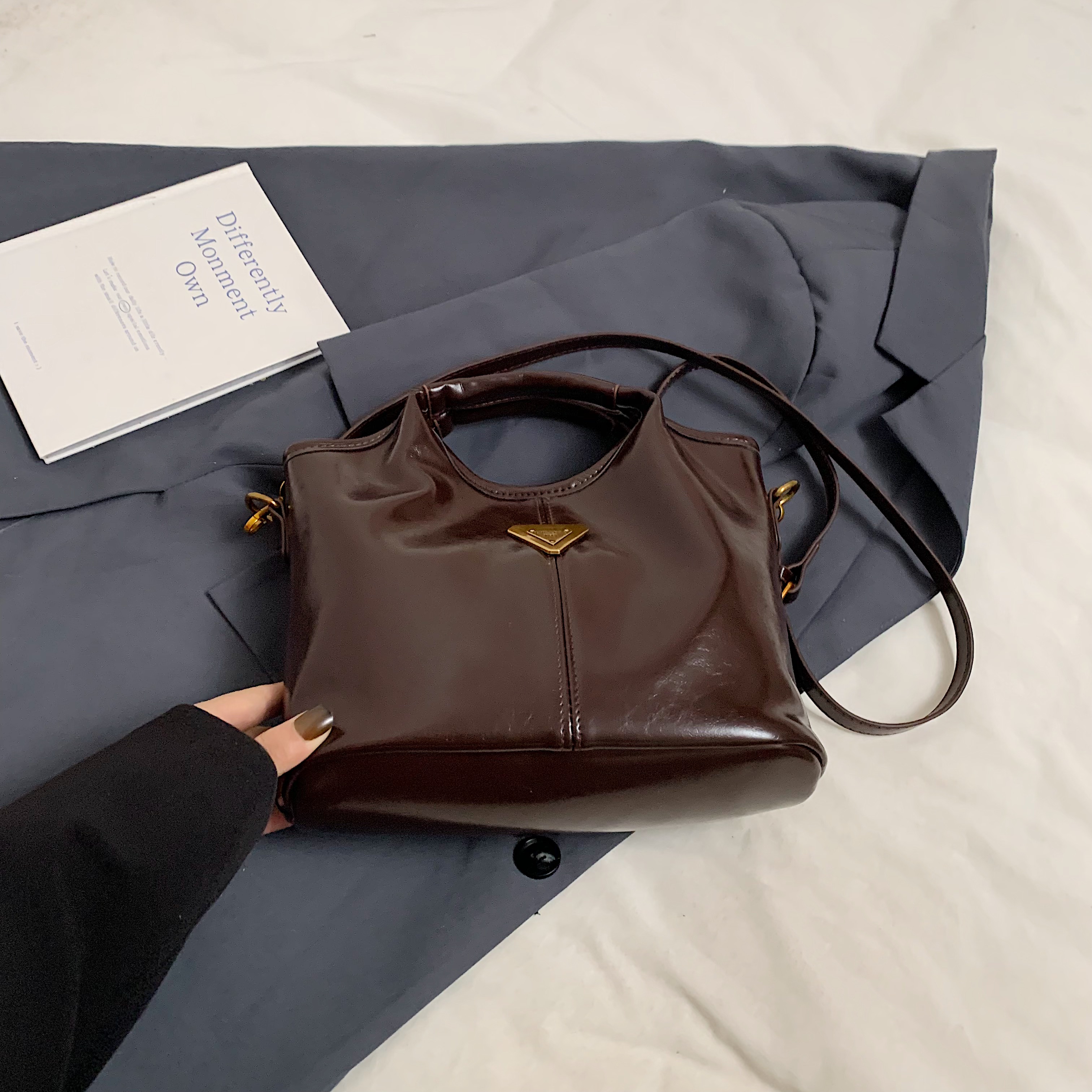 Trendy Korean Oil Wax Leather Small Square Shoulder Bag for Women - Versatile 2025 High-End Fashion Accessory