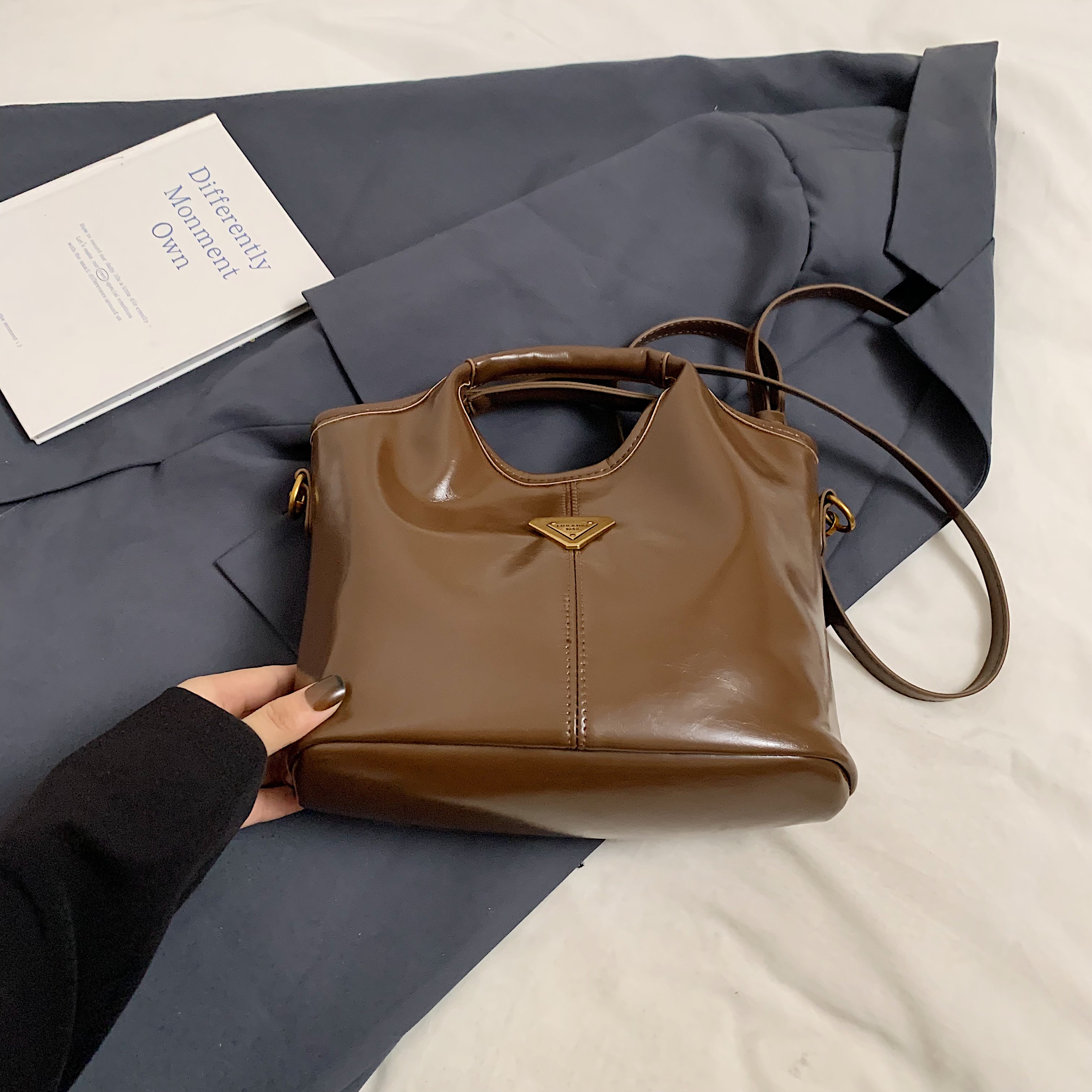Trendy Korean Oil Wax Leather Small Square Shoulder Bag for Women - Versatile 2025 High-End Fashion Accessory