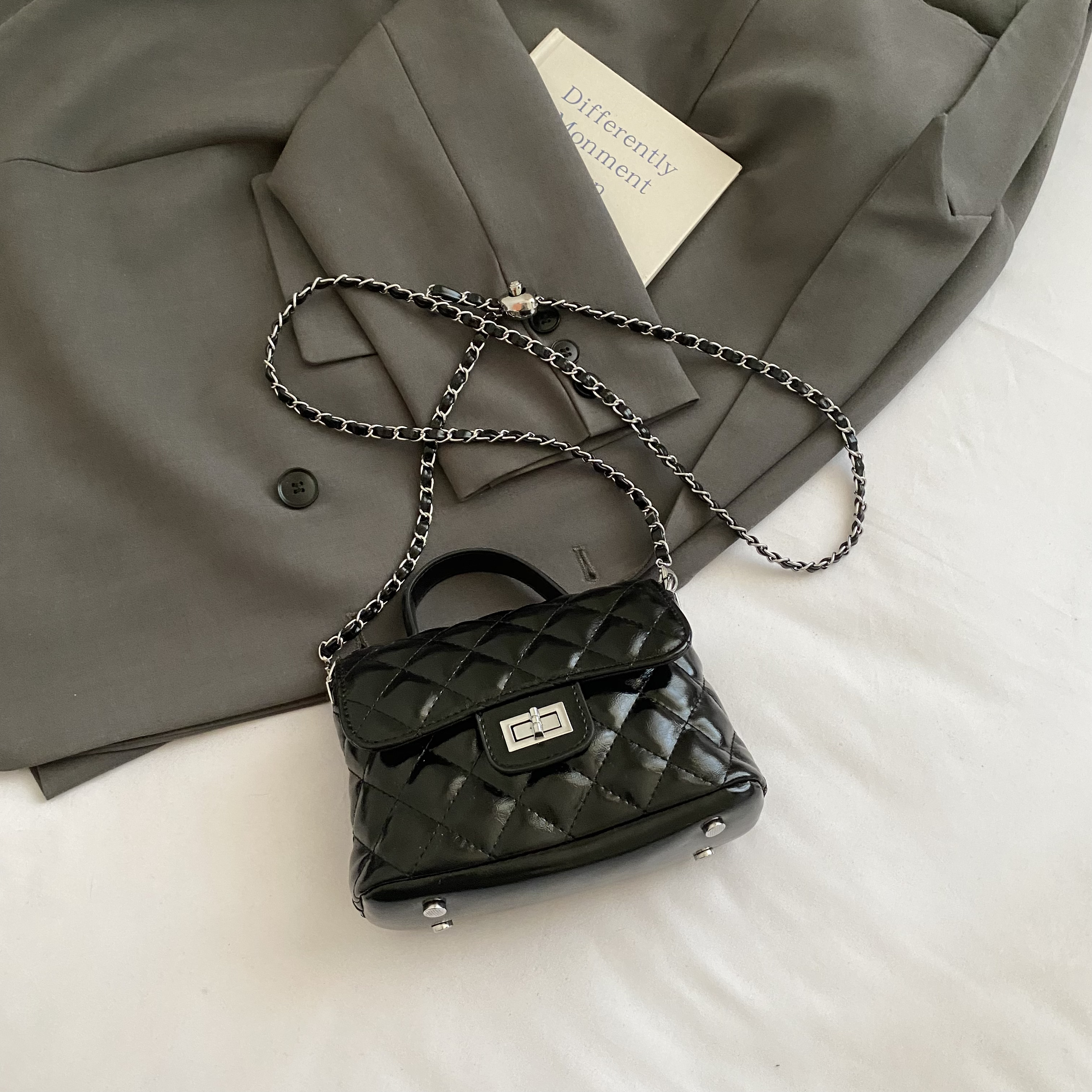 Trendy Women's Diamond Quilted Chain Shoulder Tote Bag - 2025 Fashion Commuter Crossbody Handbag