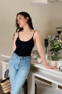 U-Neck Basic Camisole for Women with Chest Pad - Sexy Slim-Fit Top, Perfect for Layering or Casual Wear