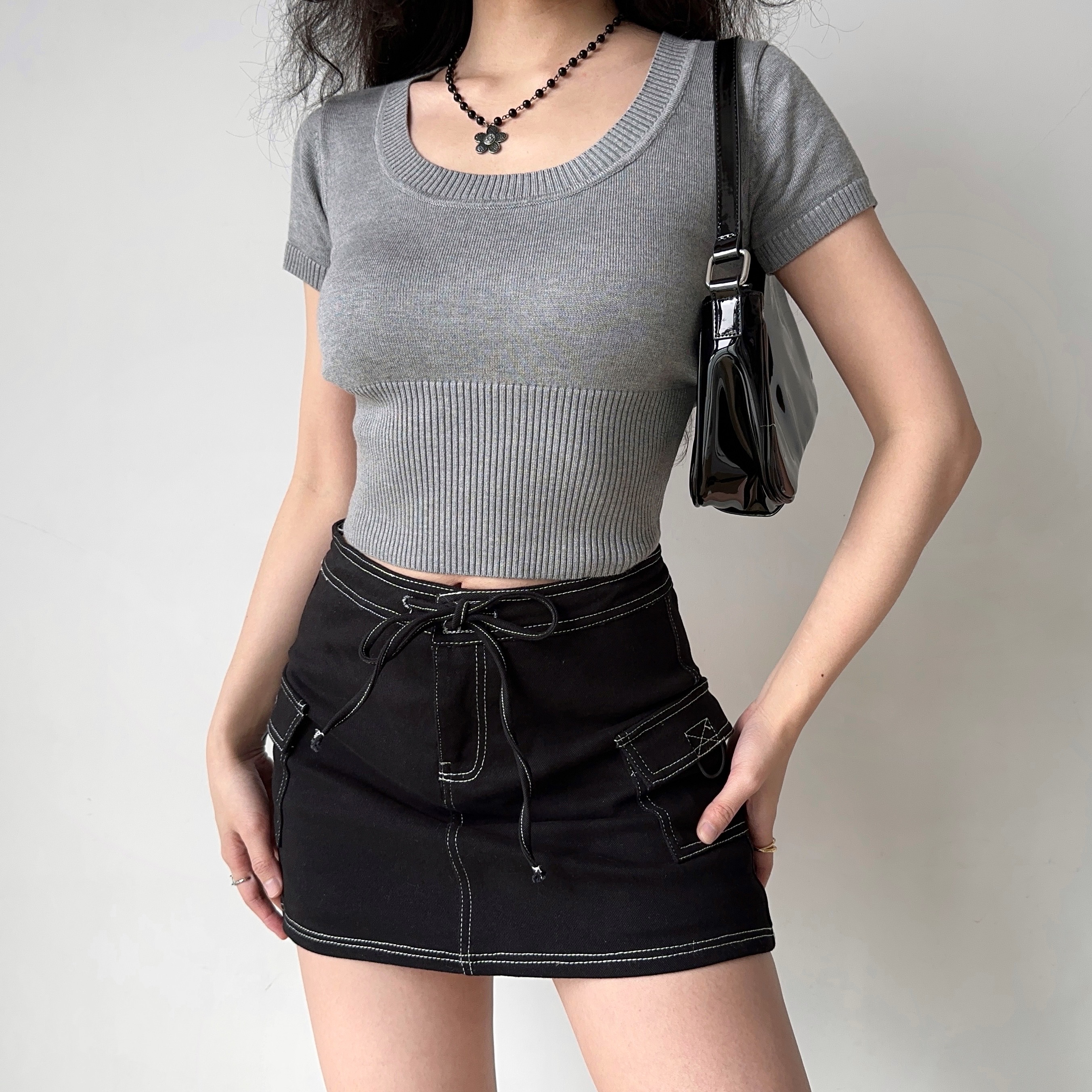 U-Neck Ribbed Knit Short Sleeve T-Shirt for Women - Summer Slim Fit Top in European and American Style, Sexy Casual Fashion