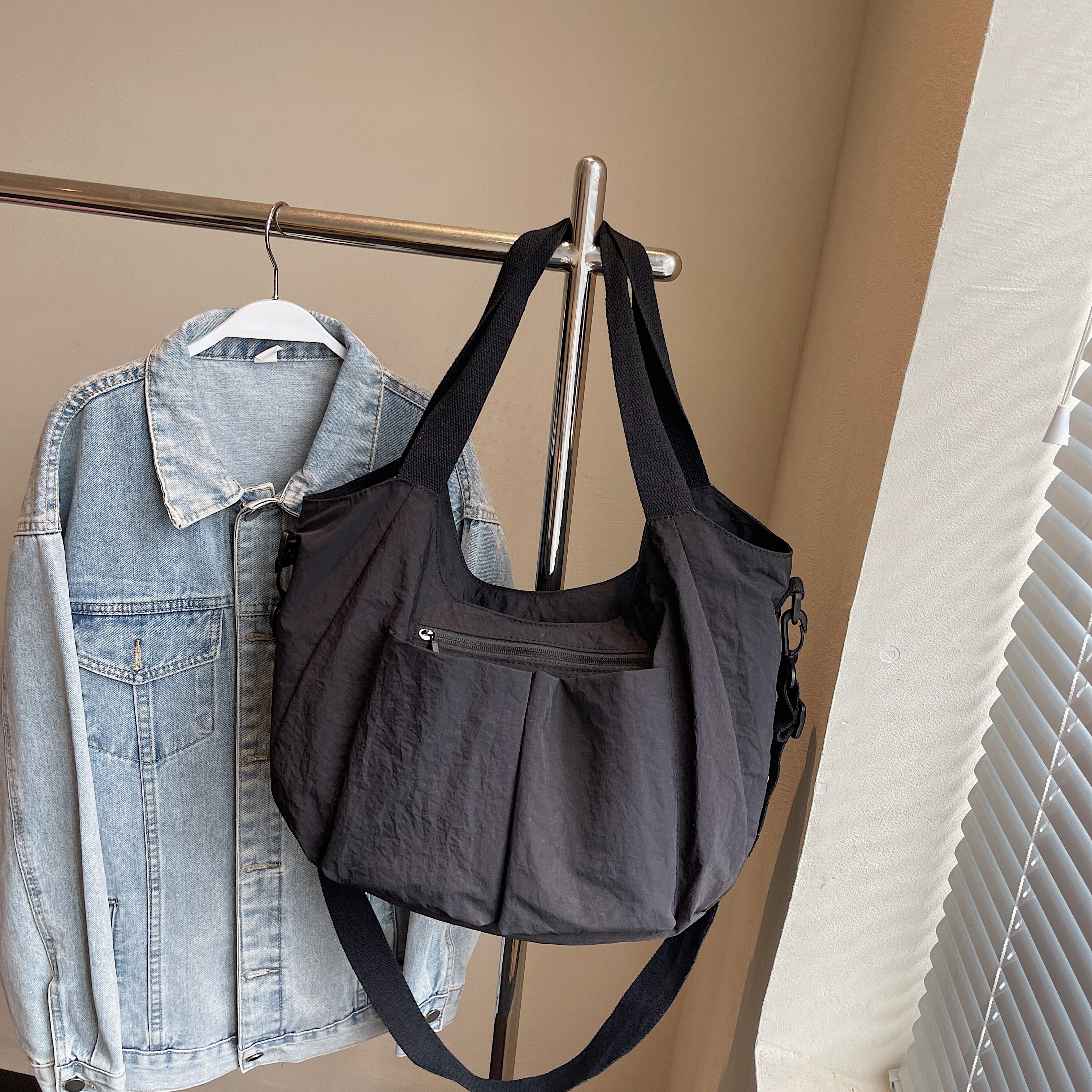 Ultra-Light Waterproof Nylon Shoulder Tote Bag - Large Capacity Commuter Handbag & Casual Travel Crossbody Bag