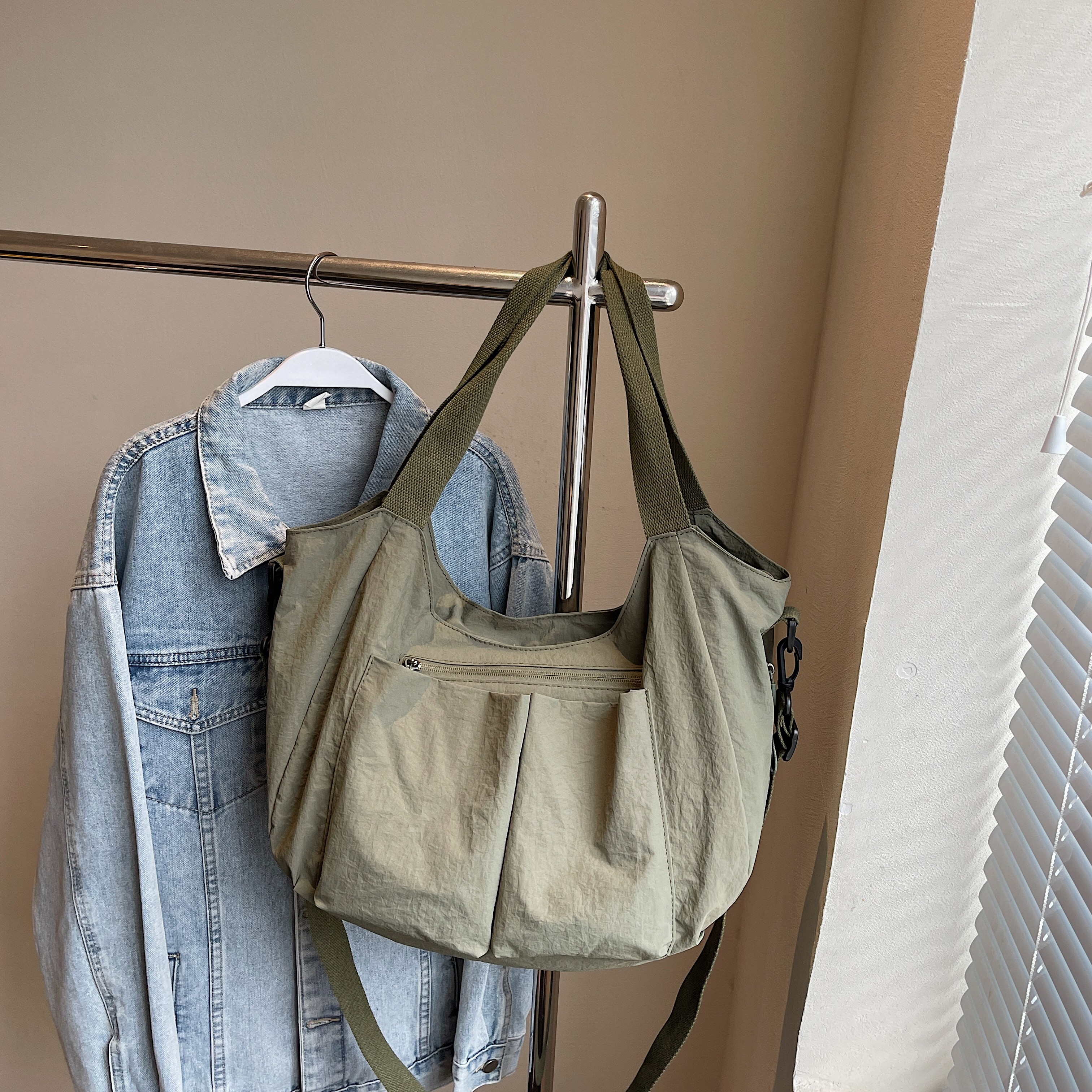 Ultra-Light Waterproof Nylon Shoulder Tote Bag - Large Capacity Commuter Handbag & Casual Travel Crossbody Bag