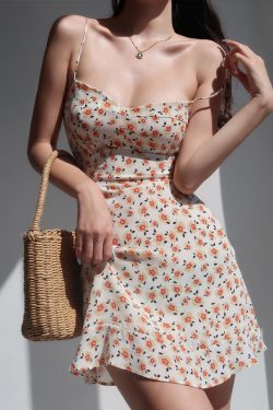 V-Neck Floral Spaghetti Strap Dress - French Style Slim Fit High-Waisted Short Vacation Dress for Fresh Girl Aesthetic
