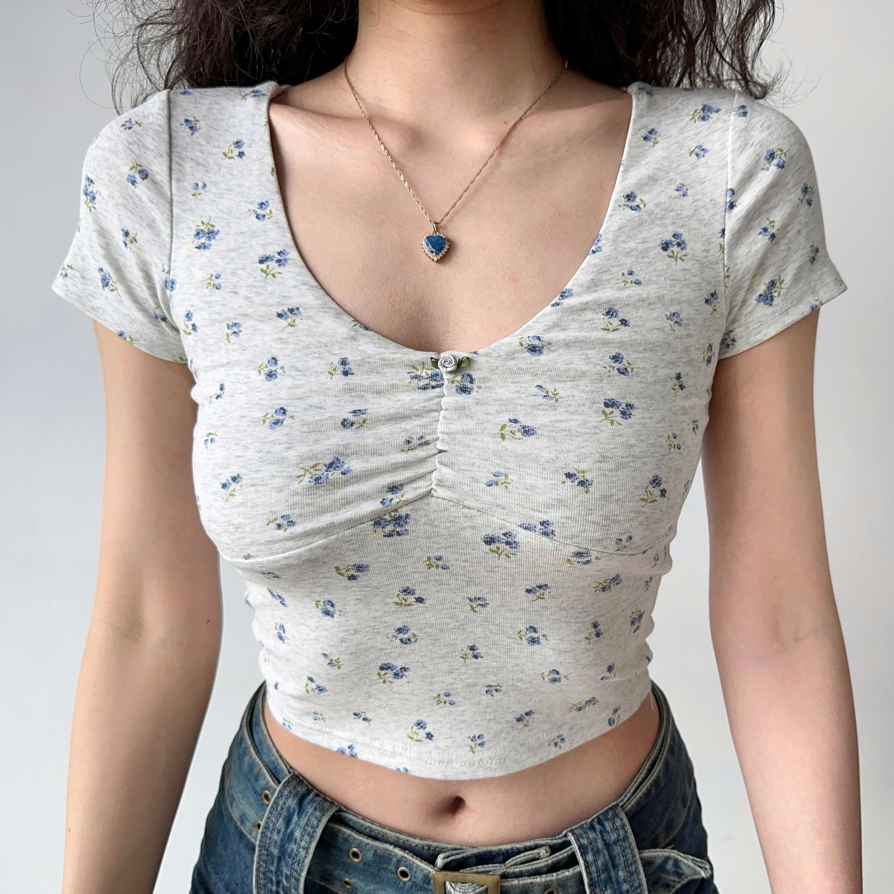 Vintage Floral Big U-Neck Short Sleeve T-Shirt for Women - DIY 90s Summer Slim Fit Top with High Waist Style