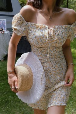 Vintage Floral Dress with Square Neck and Puff Sleeves - Waist-Defining Spring/Summer Vacation Skirt