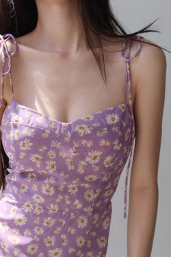 Vintage Floral Lace-Up Camisole Dress with Small Daisy Print - Romantic Vacation Style, Waist-Cinching Design