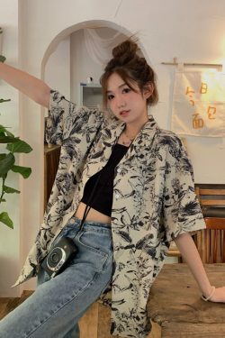 Vintage Floral Loose Short Sleeve Shirt for Women - 2025 Summer Hawaiian Beach Style, INS Trendy Half Sleeve Top
