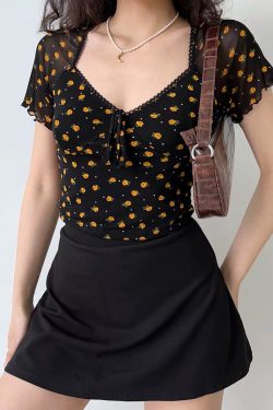 Vintage Floral Mesh V-Neck Short Sleeve Black T-Shirt for Women – Slim Fit 90s Inspired Self-Made Style Top