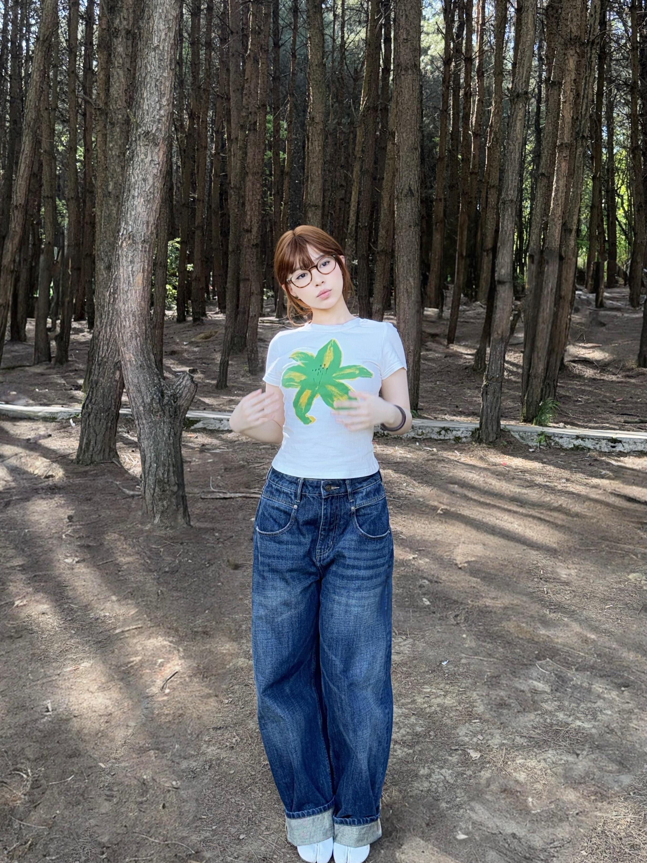 Vintage Floral Short-Sleeve T-Shirt for Women - American Style, Slim Fit, Slightly Stretchy, Summer Essential in White