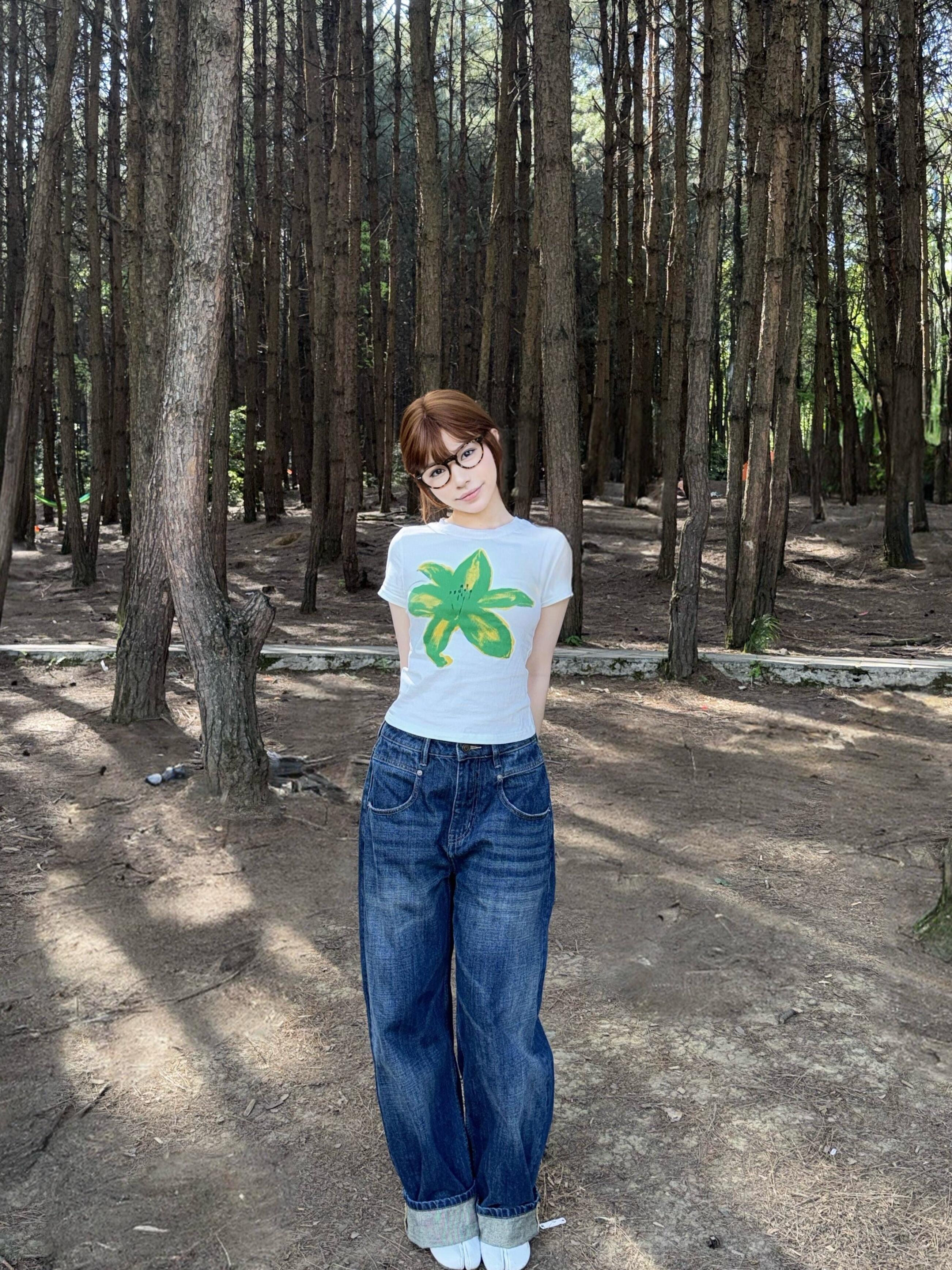 Vintage Floral Short-Sleeve T-Shirt for Women - American Style, Slim Fit, Slightly Stretchy, Summer Essential in White