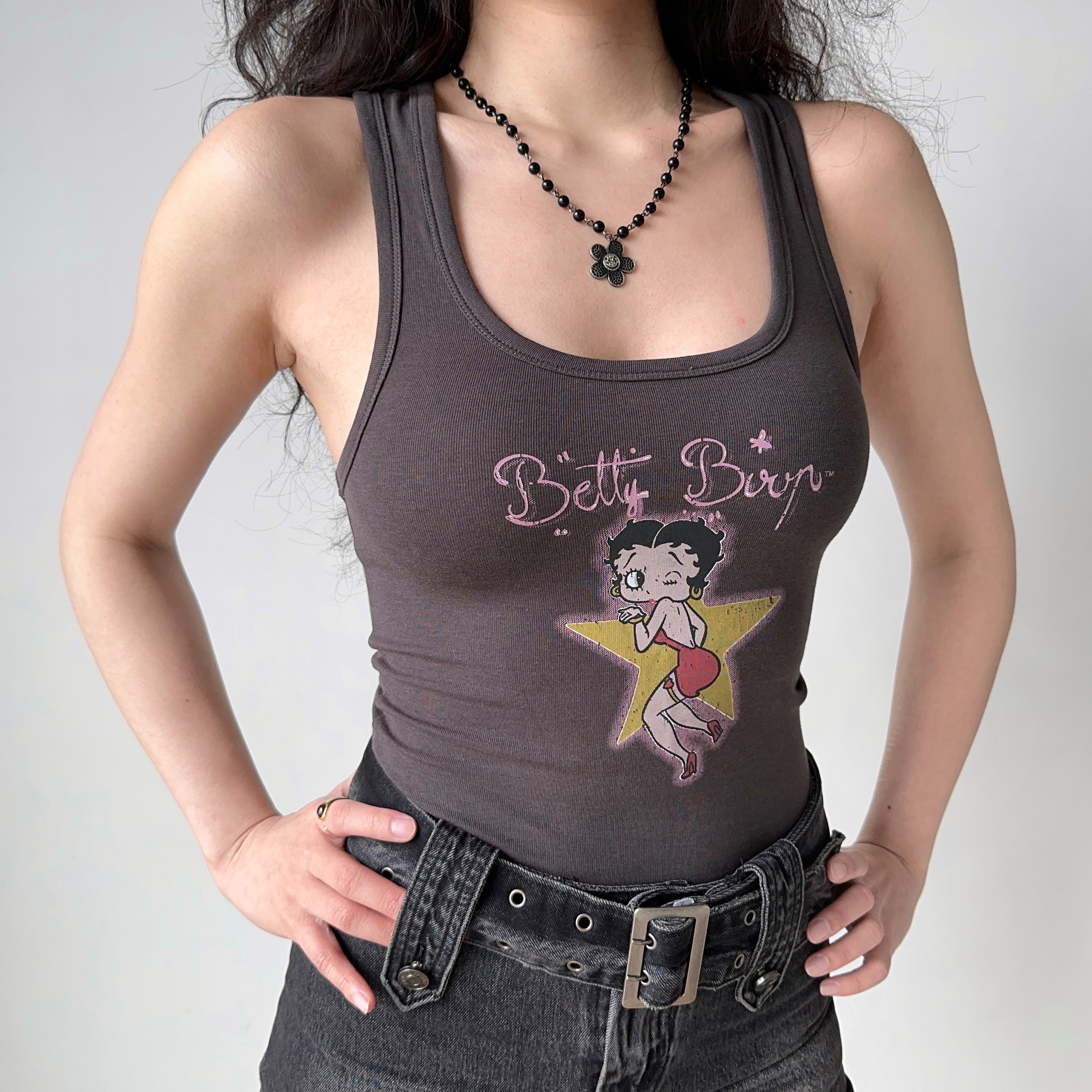 Vintage U-Neck Printed Tank Top for Women - Slim Fit Sleeveless Tee in American Style - Perfect for 90s and Y2K Fashion