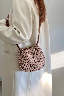 Women's Leopard Print Canvas Crossbody Bag - Minimalist Casual Design for Spring and Summer - Versatile Small Handbag