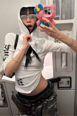 Acubi Hooded Graphic Top