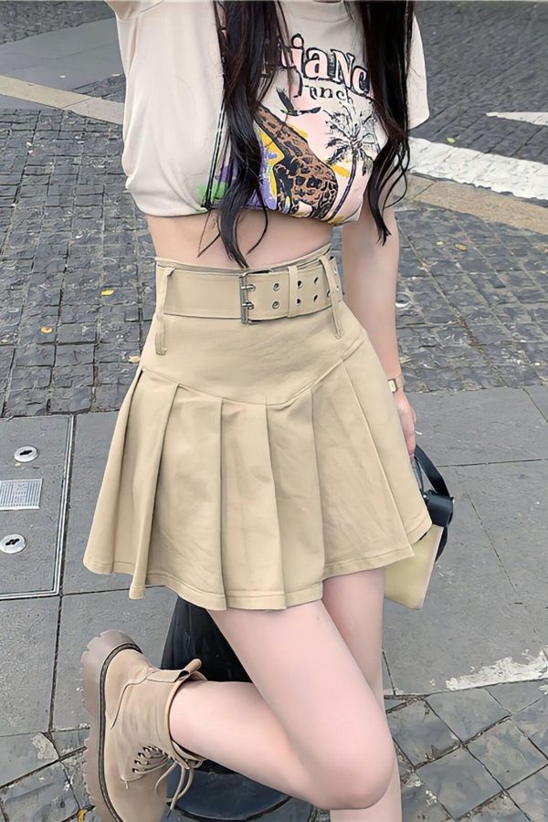 Belt Detail Pleated Mini Skirt