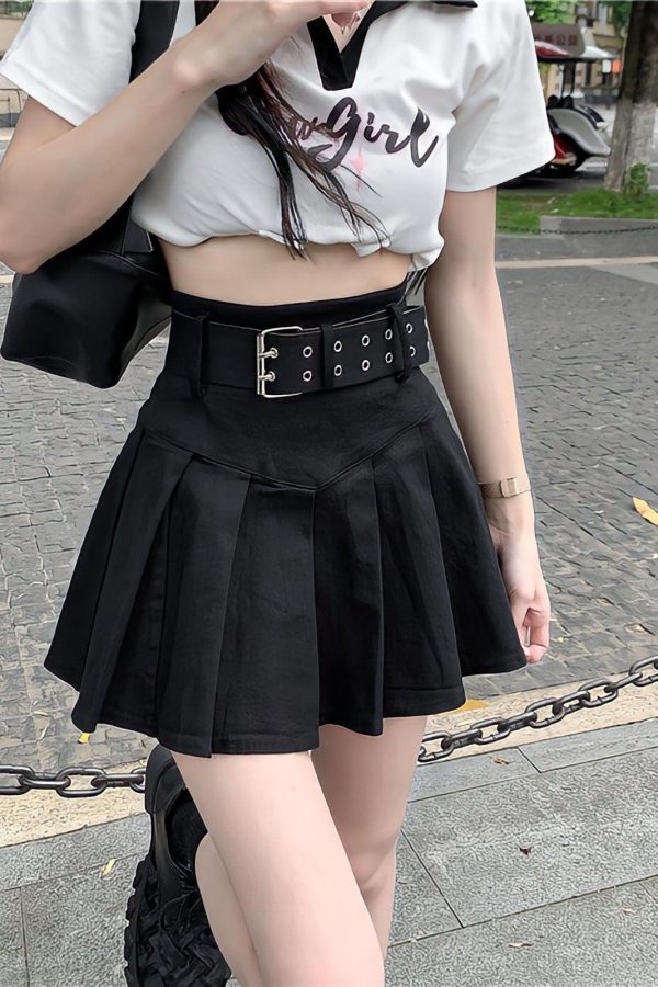 Belt Detail Pleated Mini Skirt