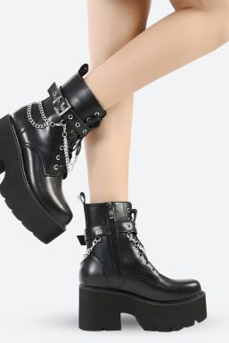 Stylish Chunky Boots for Perfect Boots Skirt Outfits This Season