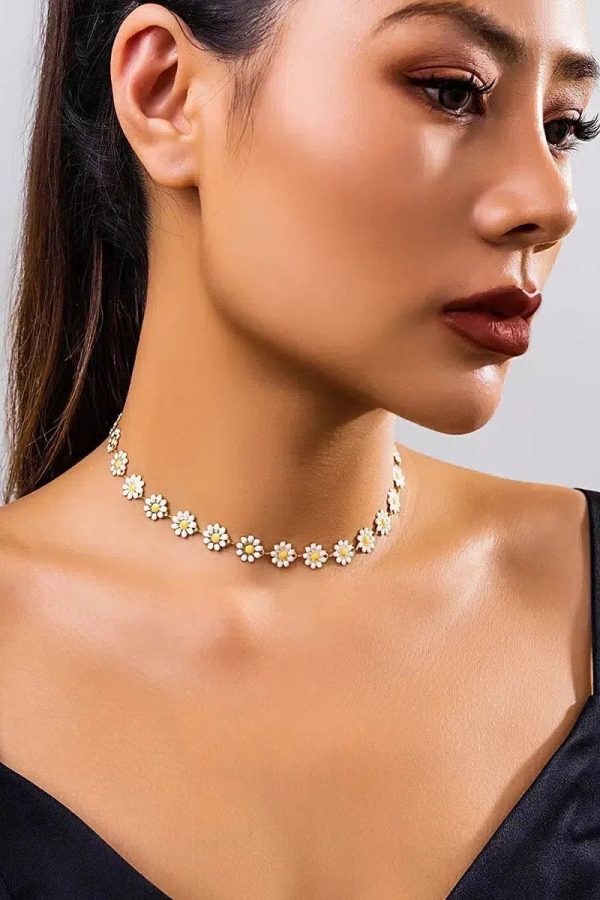 Daisy Choker Necklace