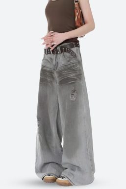 Distressed Wide Leg Jeans