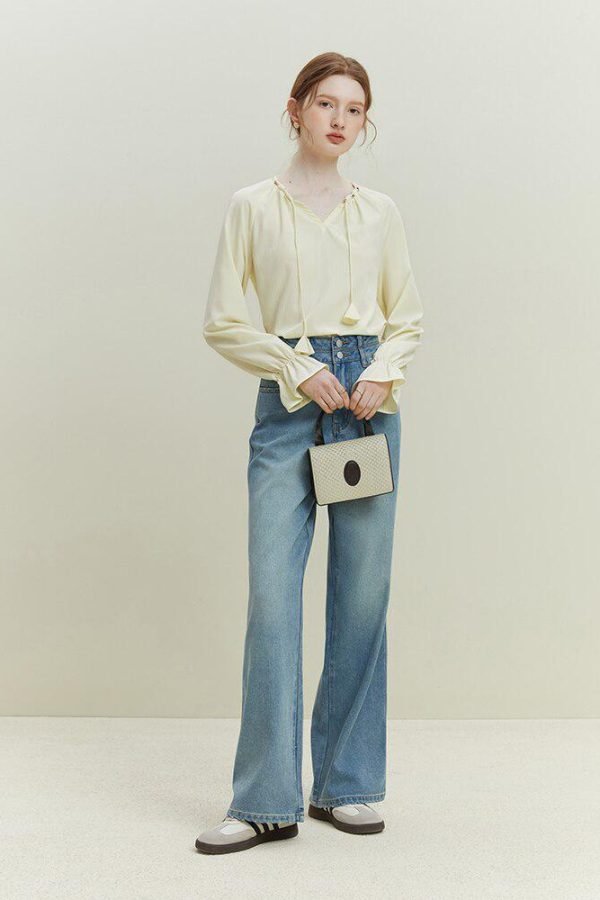 Double Buttoned Light Washed Jeans