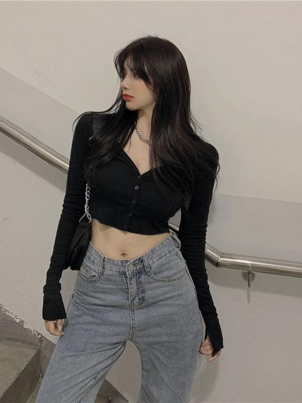 Extra Long Sleeves Buttoned Crop Top