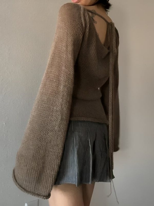 Flare Sleeved Knit Backless Top