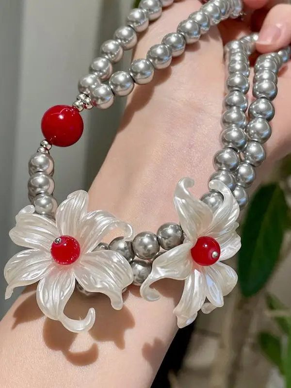 Floral Pearl Necklace