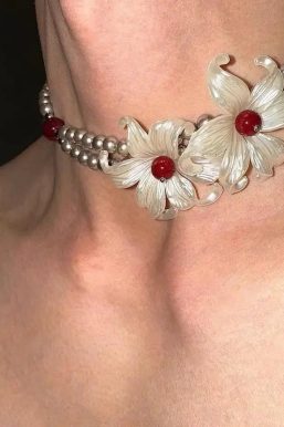 Floral Pearl Necklace