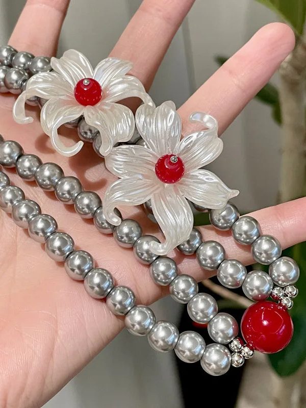 Floral Pearl Necklace