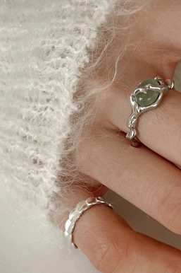 Gemstone Liquid Ring