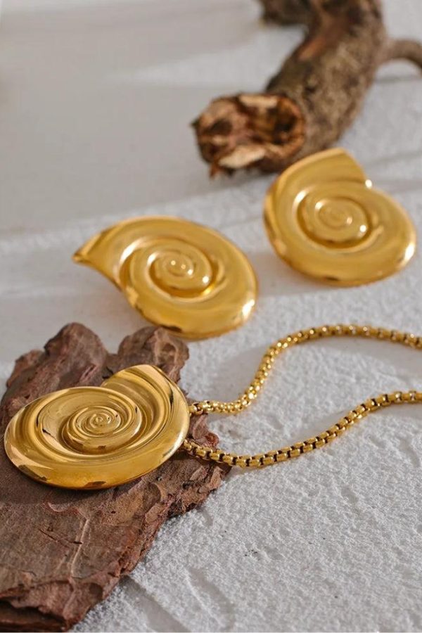 Gold Sea Shell Necklace & Earrings