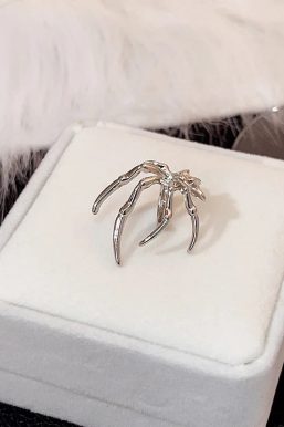 Goth Spider Earcuff